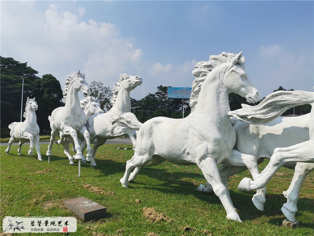 東莞玻璃鋼雕塑，狀元筆公園萬馬奔騰雕塑造型 (4)