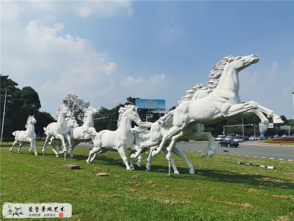 東莞玻璃鋼雕塑，狀元筆公園萬馬奔騰雕塑造型 (2)